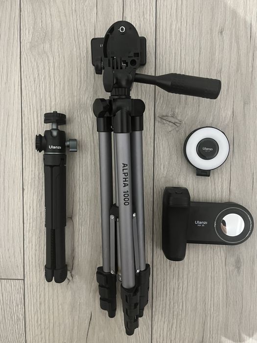 Vand acesorii pentru foto si video