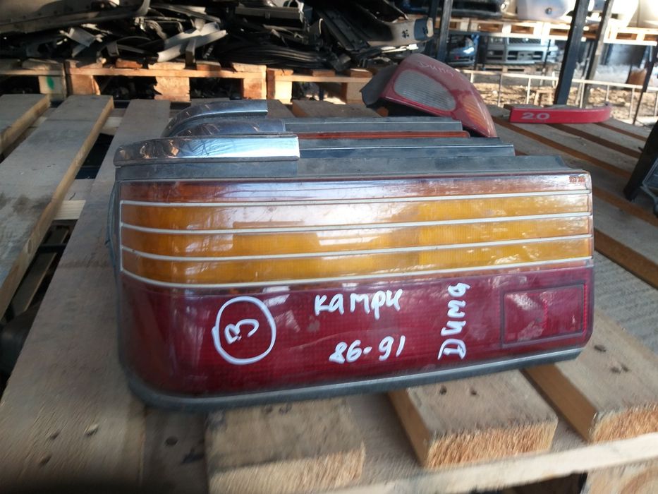 Фонарь задний левый Toyota Camry 86-91