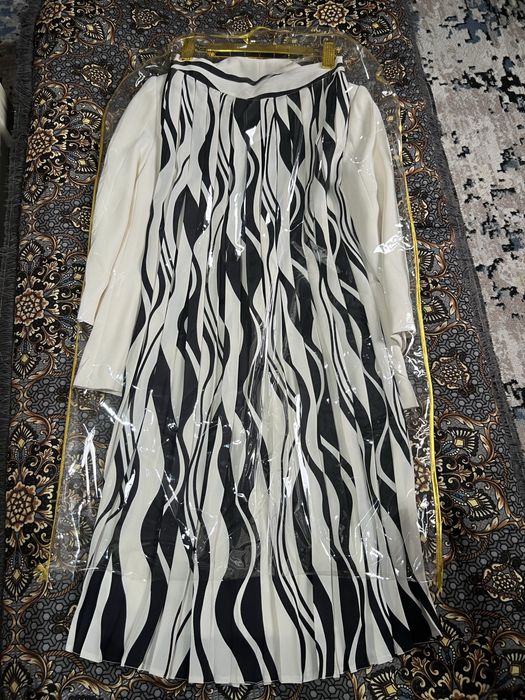 Kastyum yupka cristian Dior