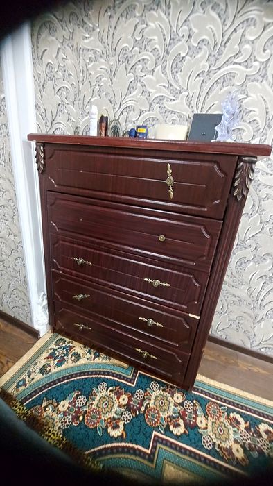 Спальни гарнитур сотилади,  хамма комплекти билан бирга сотилади