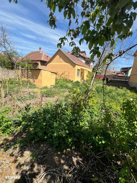 Casa modesta cu teren in zona Jysk Carei