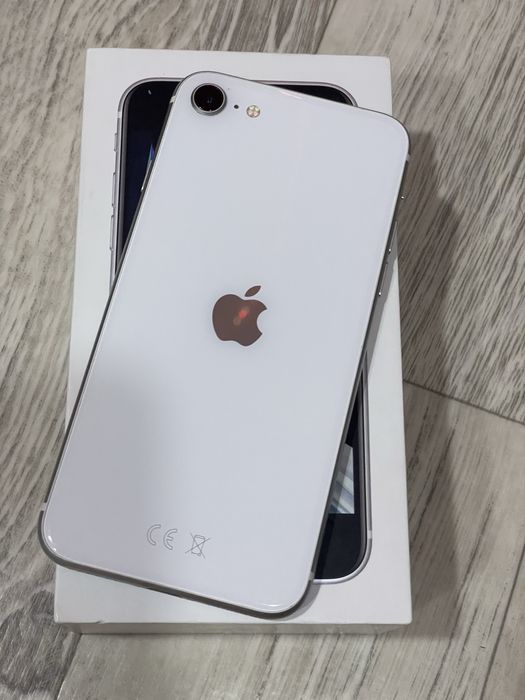 Продам айфон se 2