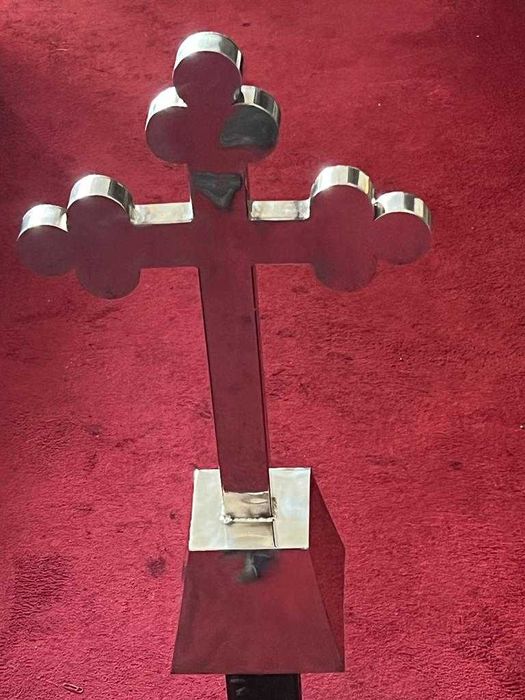 Executam CRUCI din otel inox, la comanda, orice marime si model