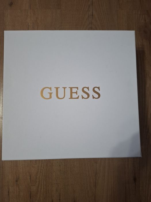 Зимни боти GUESS