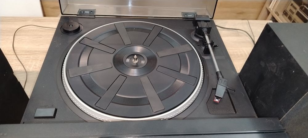 Уредбата с грамофон Schneider SPP112
