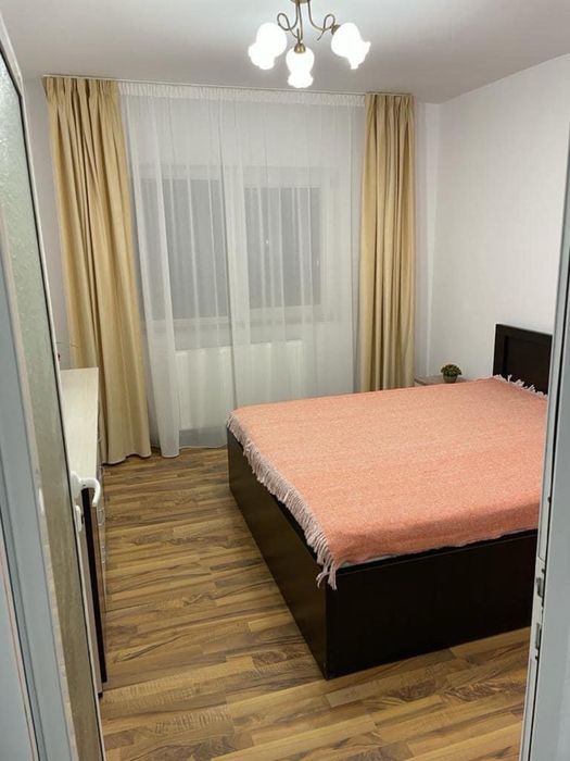 inchiriez apartament 3 camere