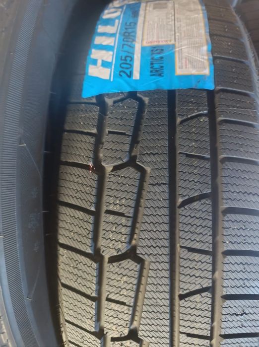 Продаётся резина 205/70 R15