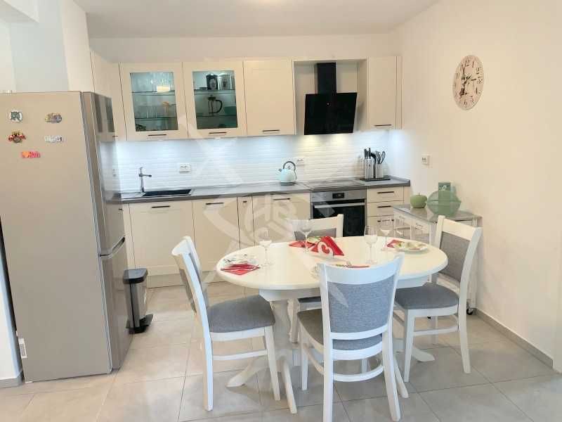 Продава се Тристаен апартамент в к.к. Слънчев бряг - 90 кв.м за 1445 €/кв.м - Снимка #9