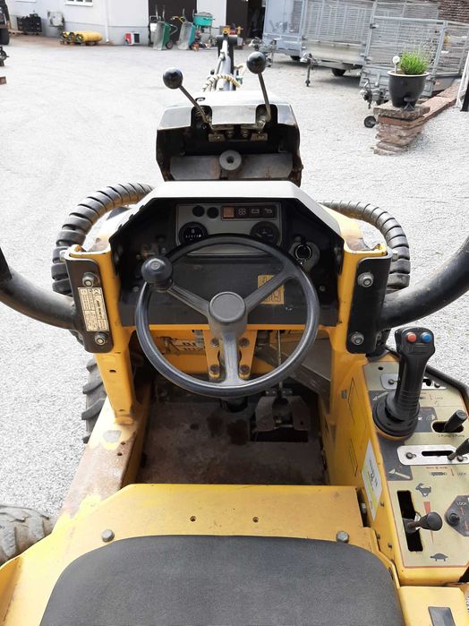 Телескопичен товарач Avant 530 – с множество прикачни устройства