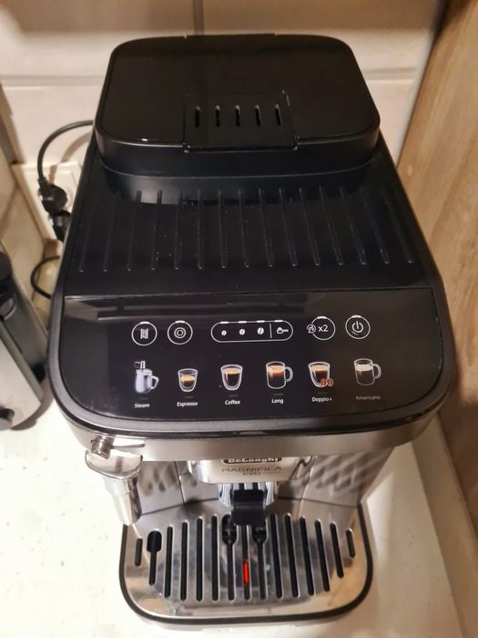 Expresor De'Longhi Magnifica