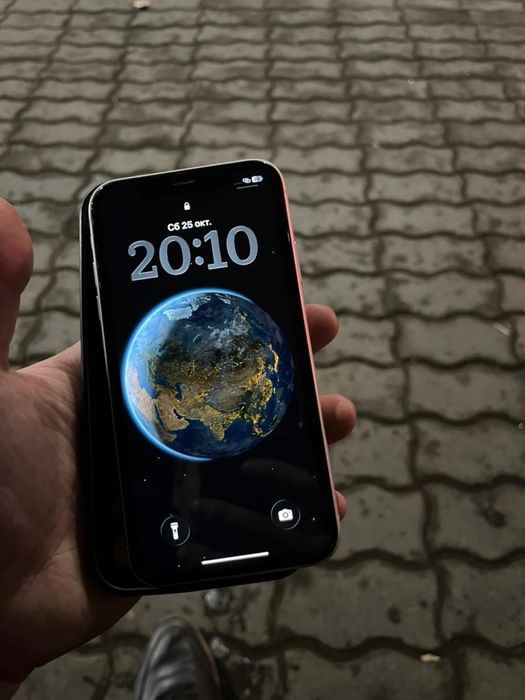 Продам айфон 11