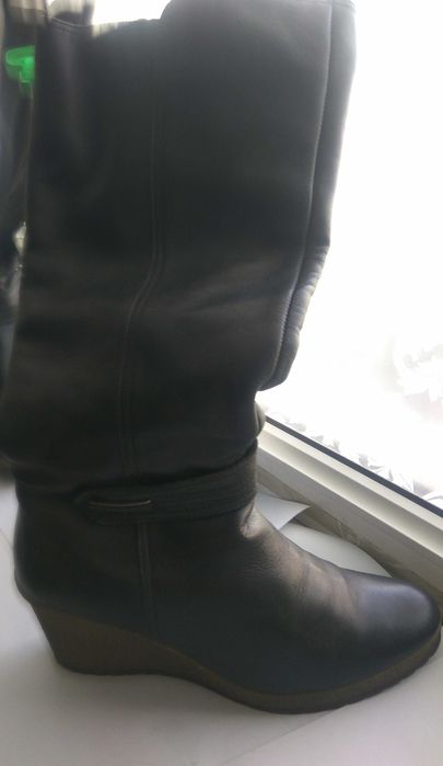 Женские кожаные сапоги