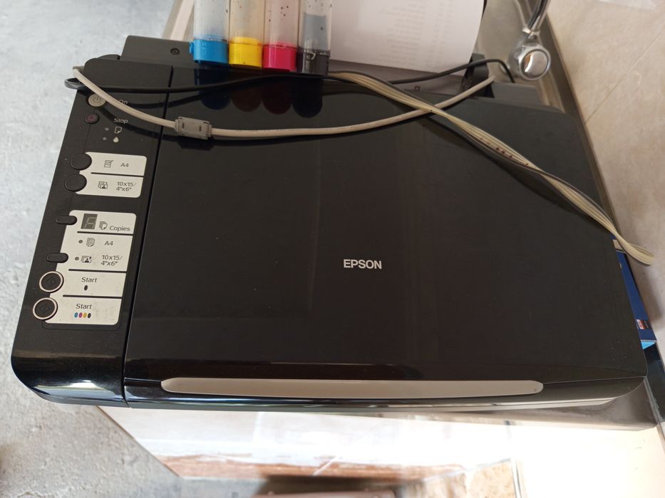 Epson rangli printer sotiladi