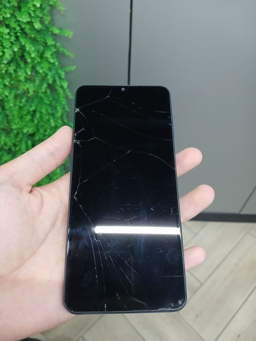 Продам Samsung A12 на 64 ГБ