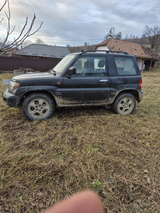 Vand mitsubishi pajero 2.0 benzina 2001