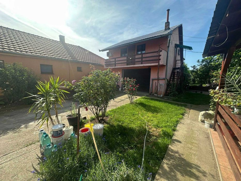 Oportunitate Unică în Zona Central –Casă Spațioasă+Garsonieră+2 Garaje