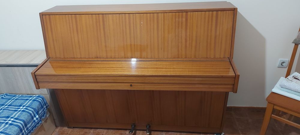 Акустично немско пиано Ronisch