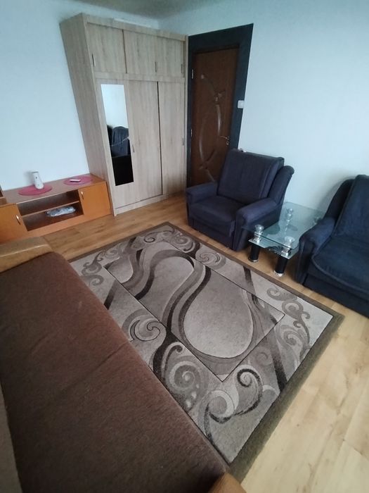Garsonieră mobilată, 27 mp, centrală proprie – Costești, Str. Biserica Nouă 33000€