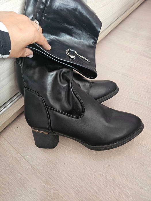 Дамски ботуши над коляното