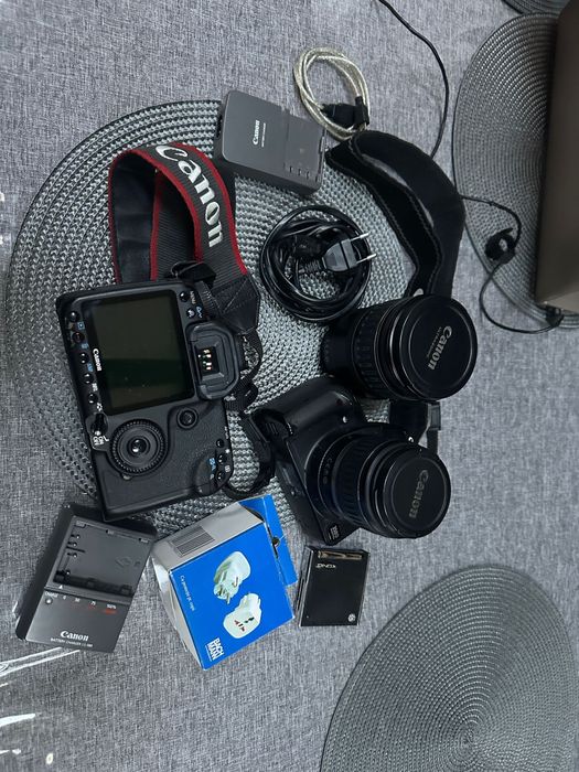Aparat foto Canon EOS 40D cu obiectiv 28-135 mm,1,6ft ultrasonic