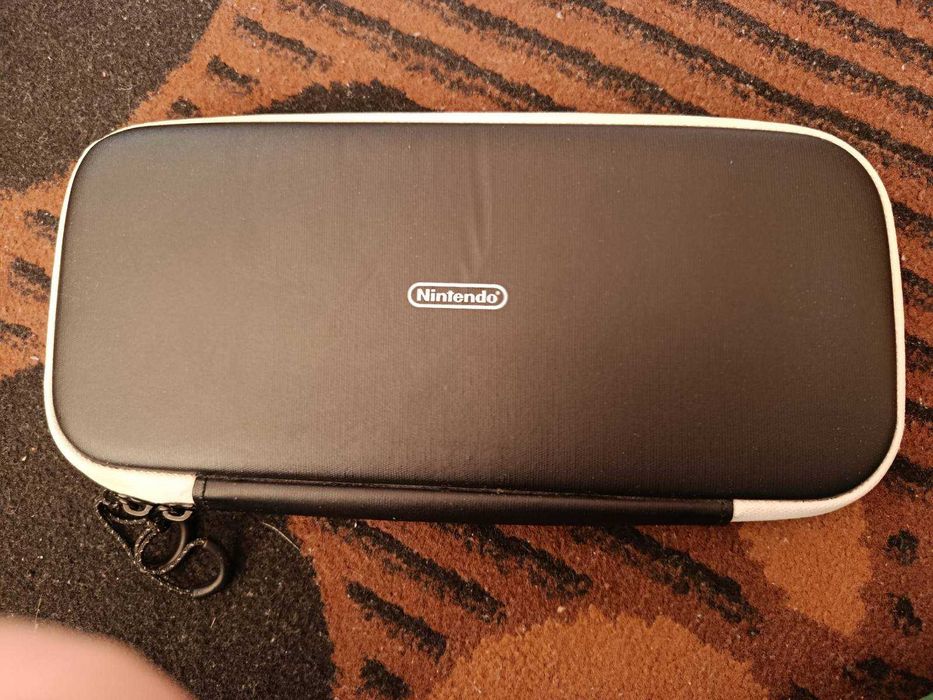 Nintendo Switch + 128гб карта и Калъф