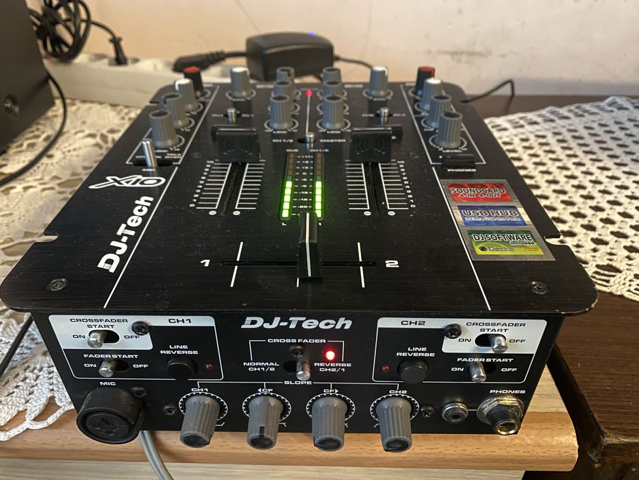 Mixer audio DJ-Tech X10 cu placa sunet USB