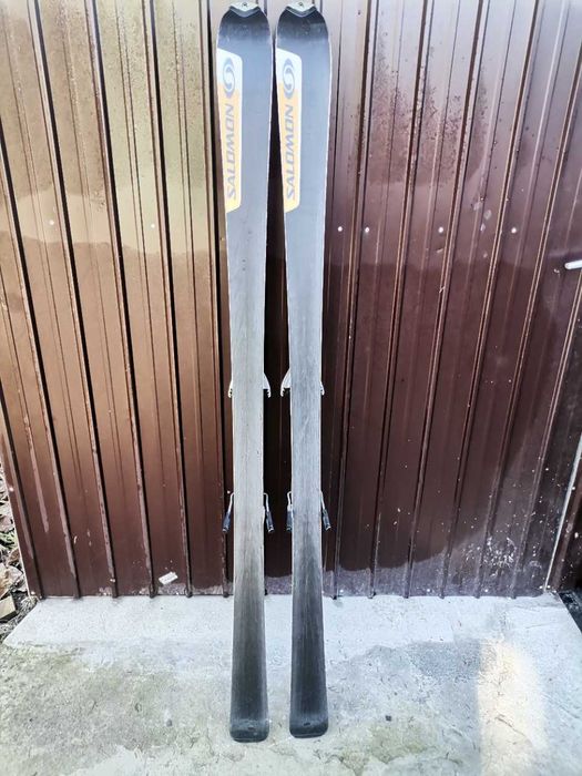 Schiuri Salomon equipe 8, 160cm, in stare buna