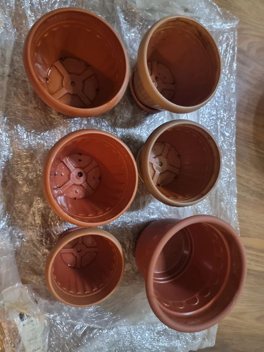 Продам горшки для цветов