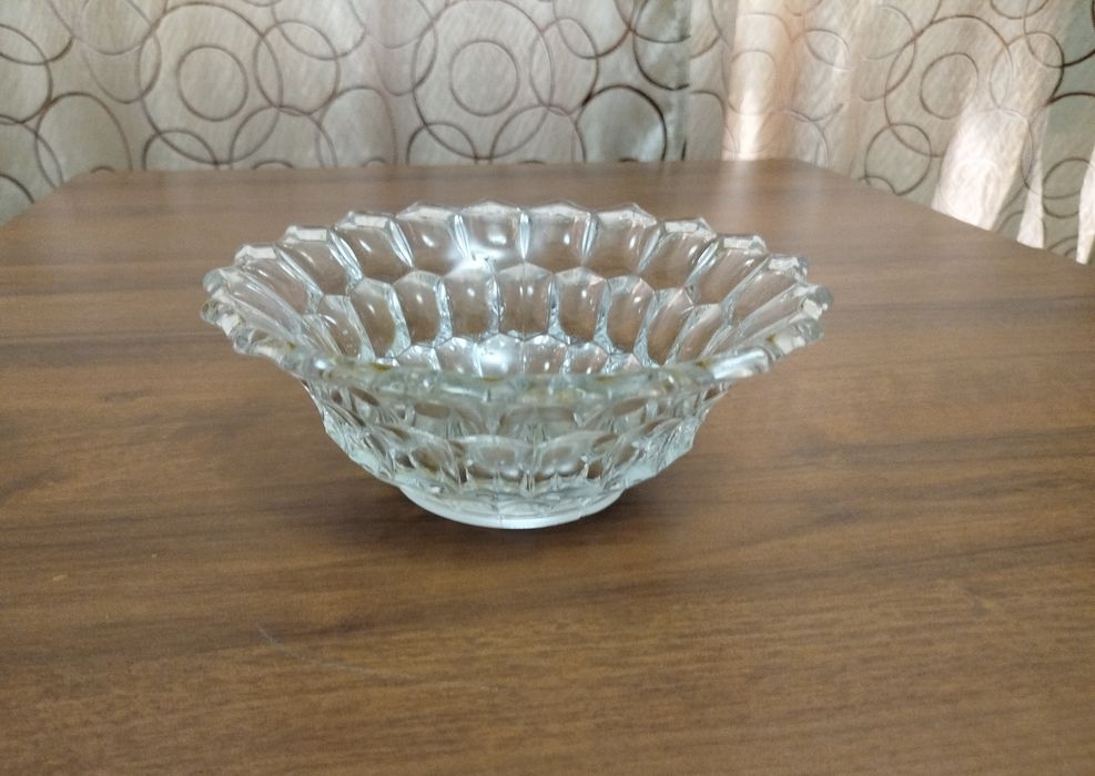 Стеклянные салатницы