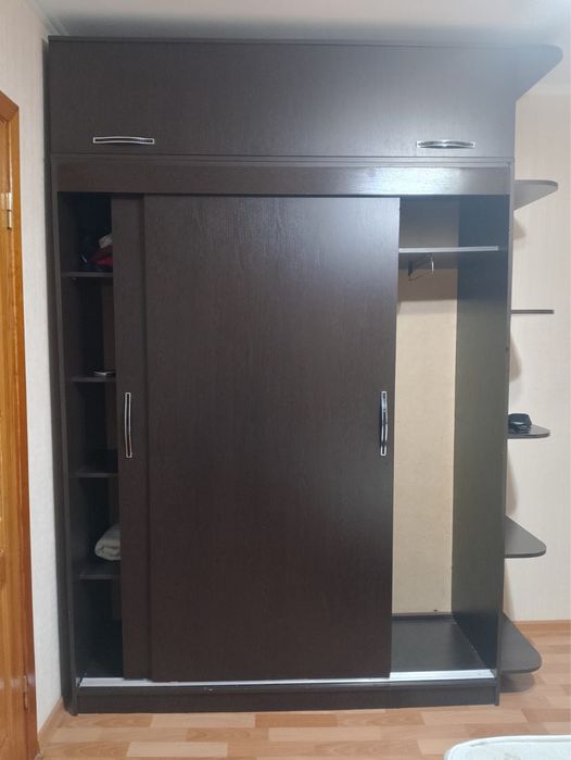 Срочно продам шкаф