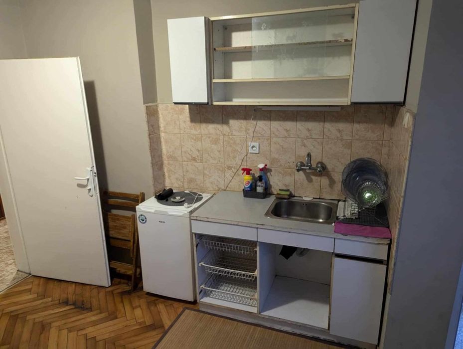 Дава се под наем Едностаен апартамент в Враца, Център - 46 кв.м за 153 € - Снимка #9