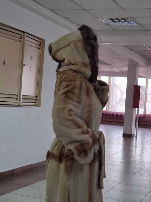 Продам женские шубы