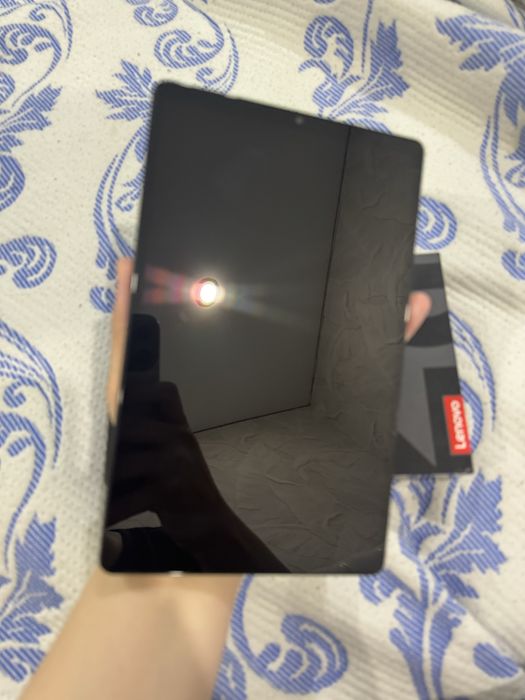 Lenovo legion y700