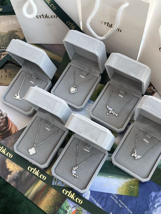 Продам колье новые