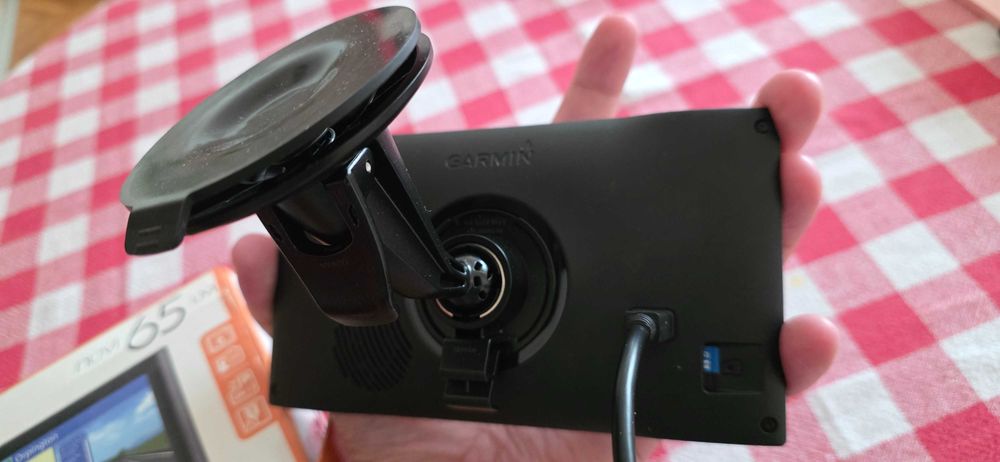 Навигация Garmin Nuvi 65 6 инча най-новите карти за цяла Европа и Турция пълен комплект