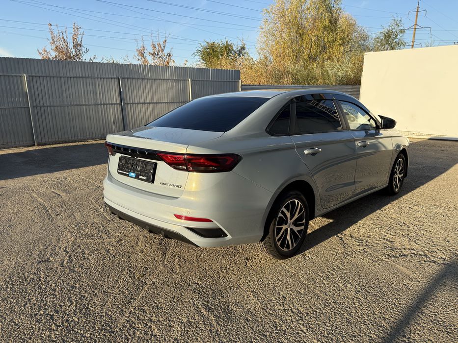 Geely Emgrand 2025