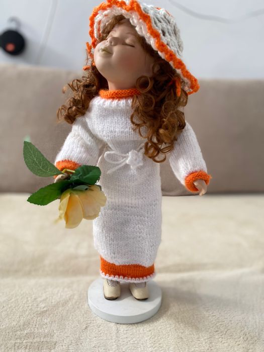 порцеланова кукла