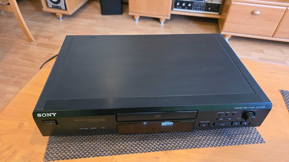CD player Sony CDP-XE220