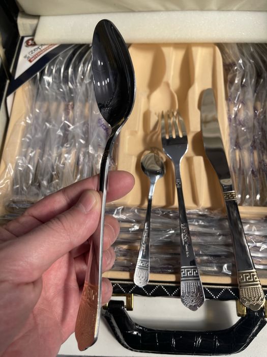 Посуда столовый кухонный приборы ложки и вилки