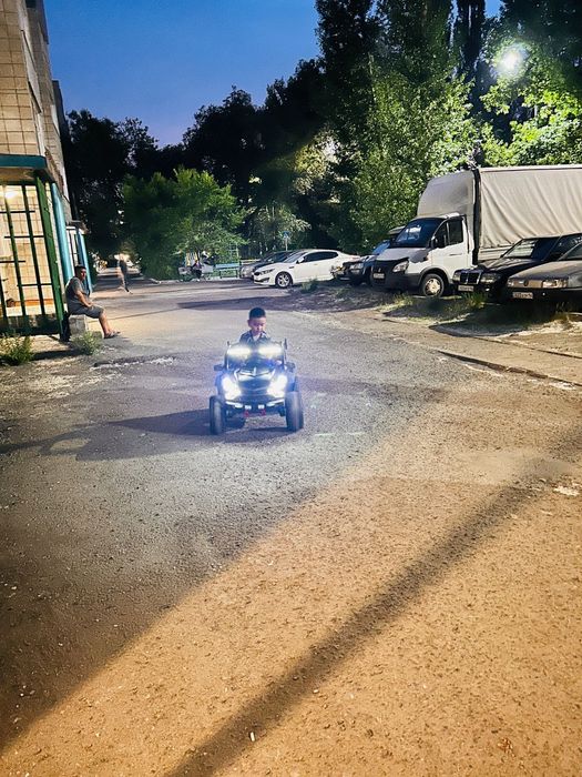 Продам детскую  машину