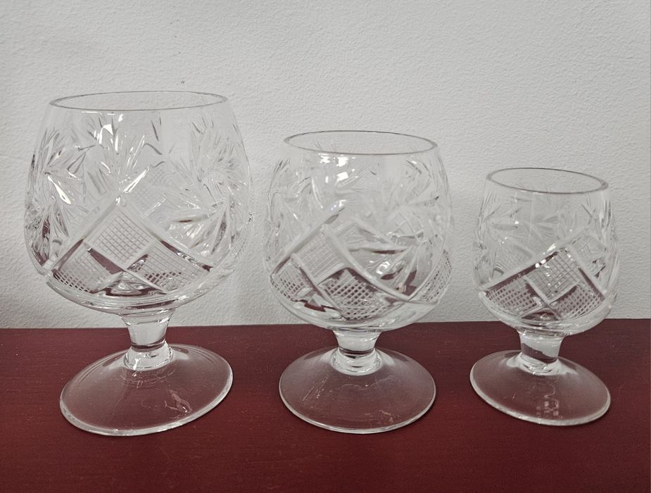 Trei seturi pahare din cristal