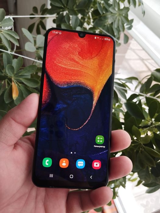 Продам  Samsung A50  4/64  NFC