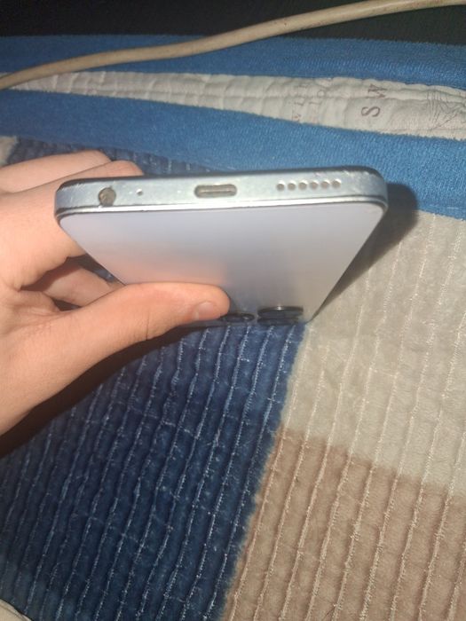 Продам TECNO SPARK 20C 128гб