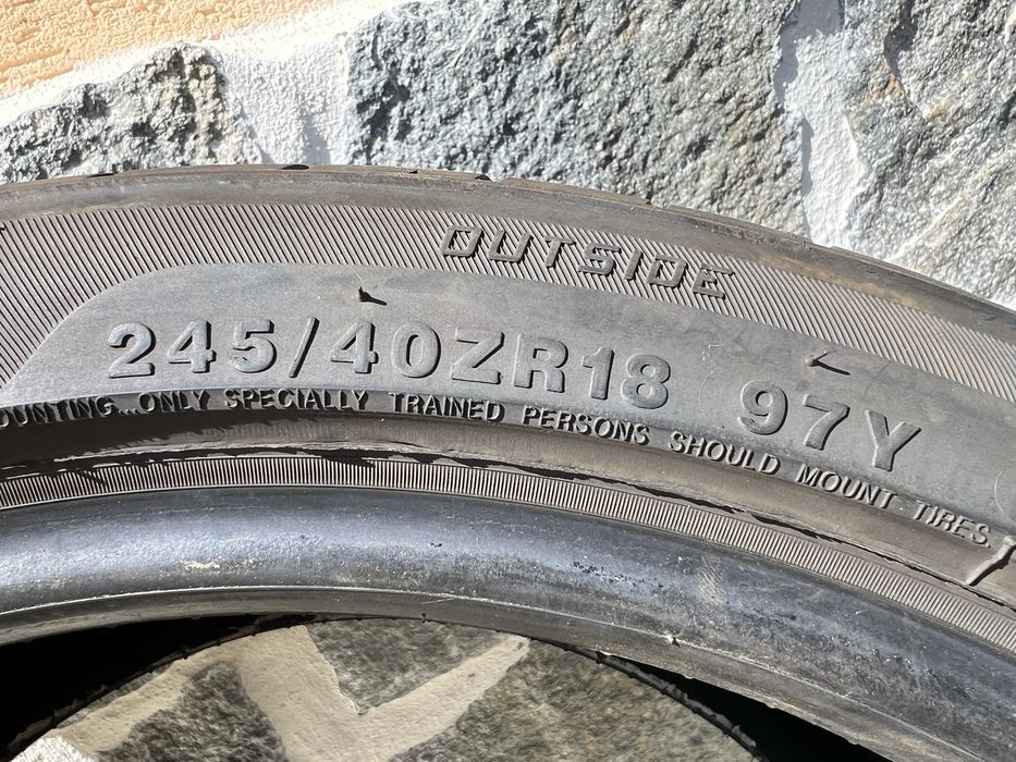 Doua anvelope / cauciucuri de vara 245/40R18