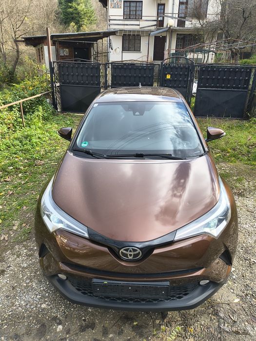 Toyita C-HR, 2017 г., 4х4, 70 000 км.