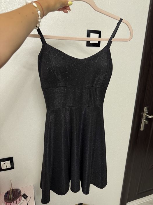 Чисто нови рокли