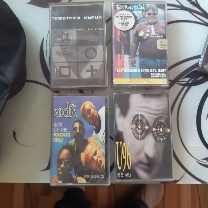 Лот касети със касетодържачи