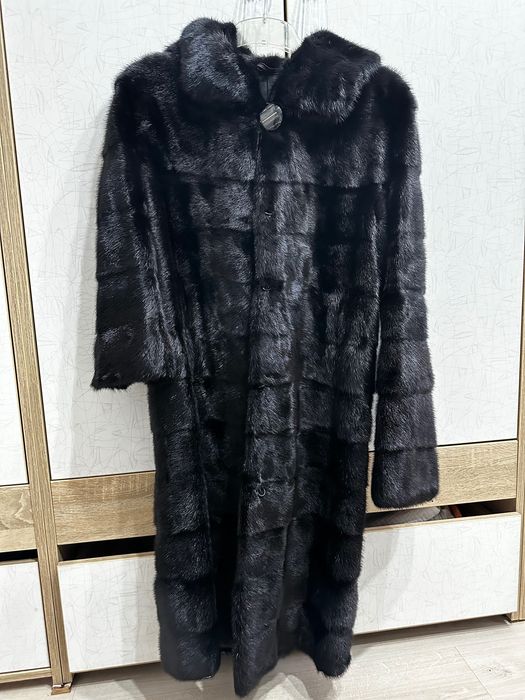 Шуба норковая (черная )