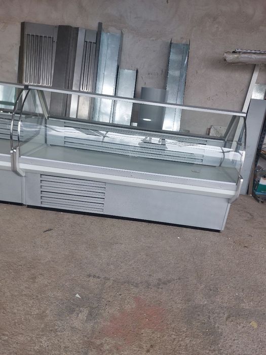Витрина холодилник