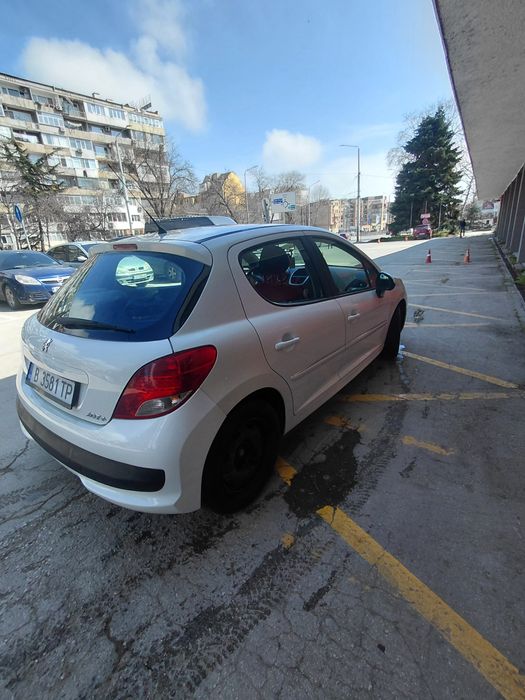 Продавам Peugeot 207+
